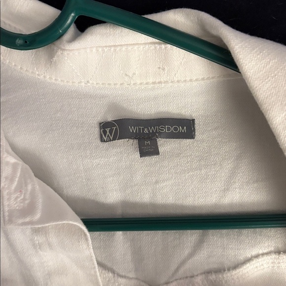 Wit & Wisdom White Stretch Denim Jacket | Women’s Medium - Picture 2 of 5